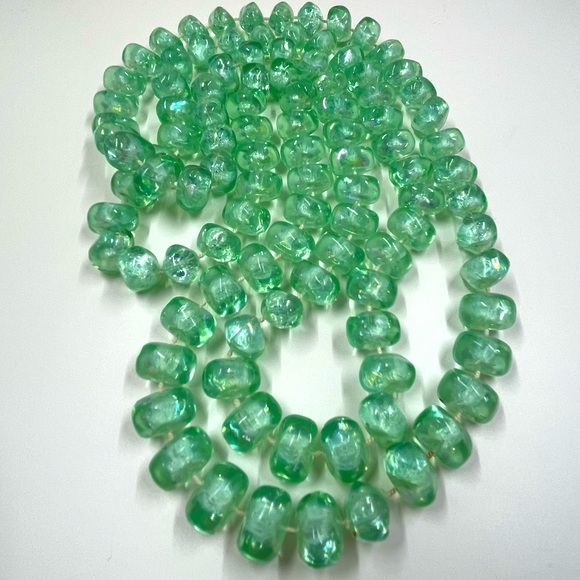 Vintage Y2K Extra Long Green Acrylic Beaded Necklace - Picture 2 of 4